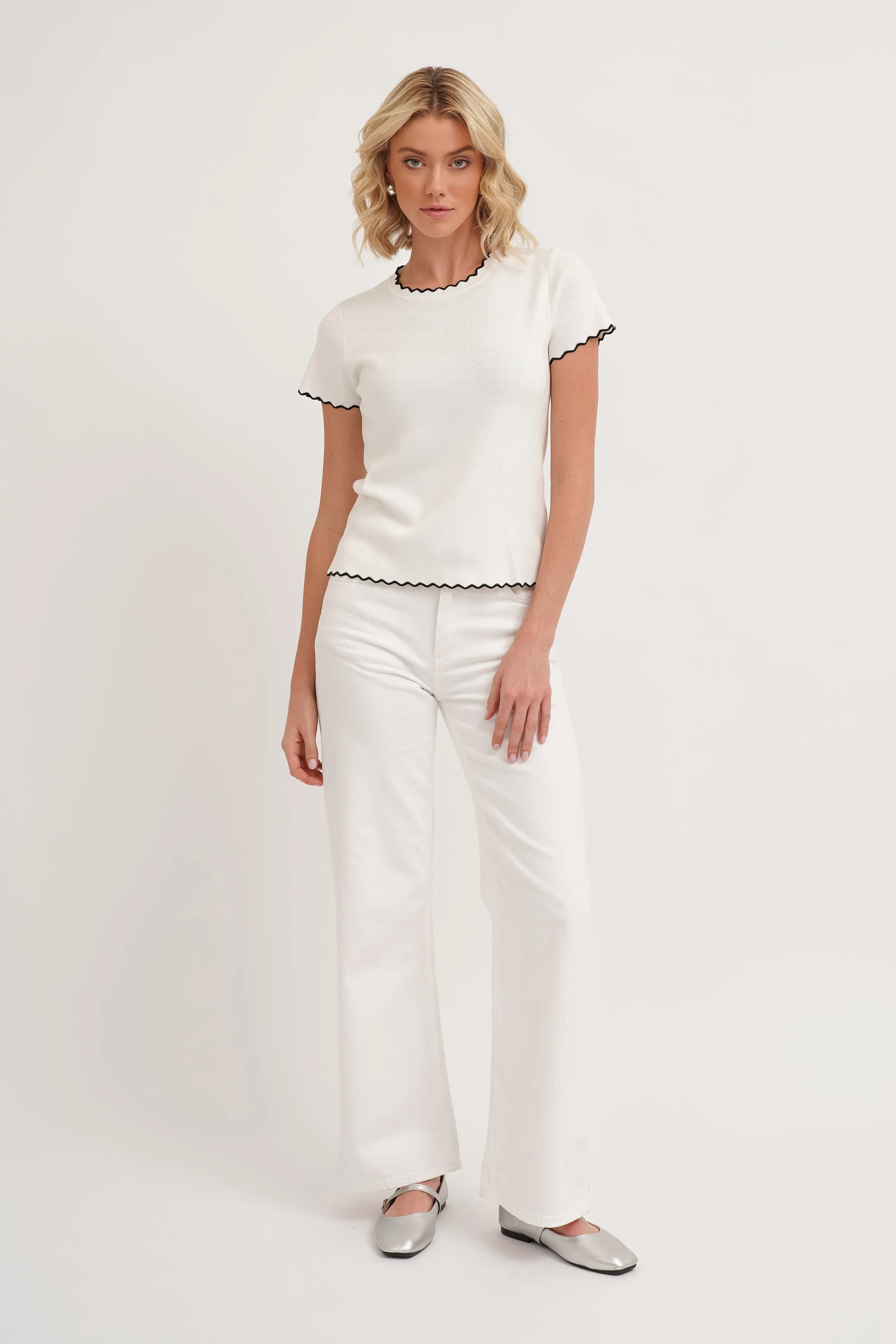 The Scallop Edge Tee - Image 4
