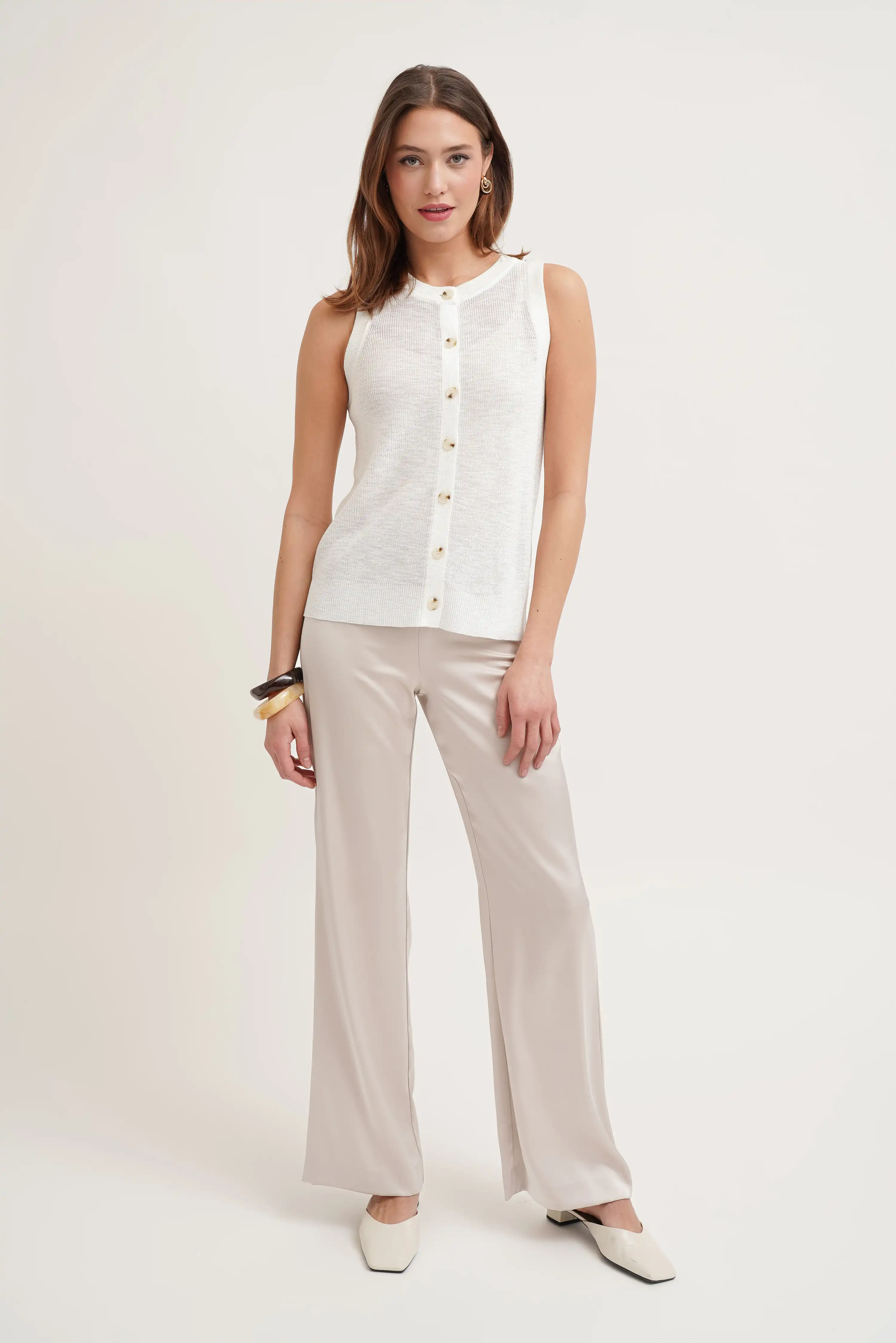 The Lightweight Button Tank - Image 3